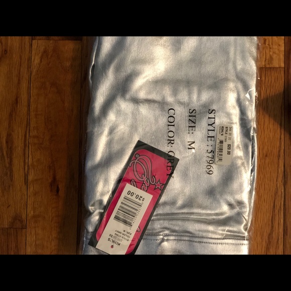 6 pair of Neon Capri Leggings - Picture 3 of 10